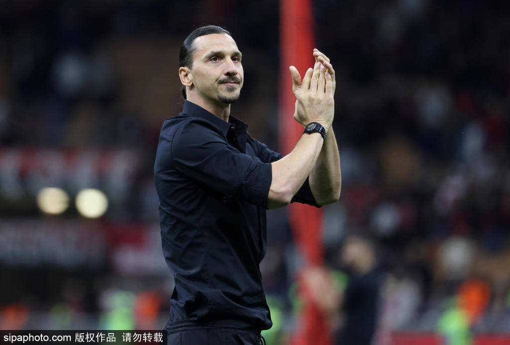 开云体育-包含社区盾赛程吃紧，阿贾克斯冲刺阶段防线松动，话题不断，赛季目标并未改变的词条